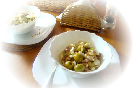 Фото к рецепту: Салат с тунцом консервированным.