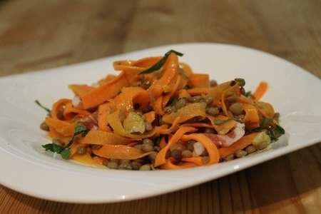 Салат из моркови и чечевицы