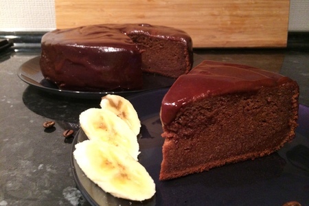 Фото к рецепту: Шоколадно-банановый торт