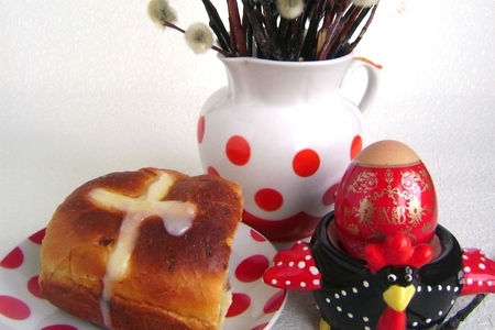 Фото к рецепту: Ароматные крестовые булочки ( hot cross buns ) или пасха по-английски.