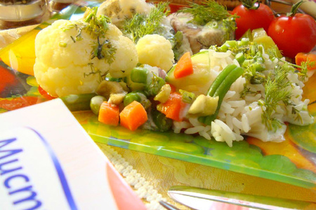 Фото к рецепту: Рыбные рулетики с овощами с рисом индика gold от мистраль.