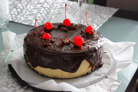 Фото к рецепту: Вишневый торт (по мотивам шварцвальдского торта) 