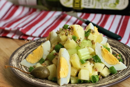 Фото к рецепту: Ирландский салат из картофеля с яблоками