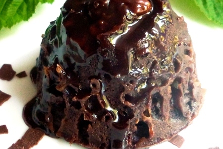 Фото к рецепту: Шоколадный маффин за 3 минуты