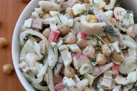 Фото к рецепту: Морской салат с нутом