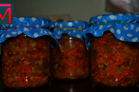 Фото к рецепту: Салат-соте из кабачков и баклажанов