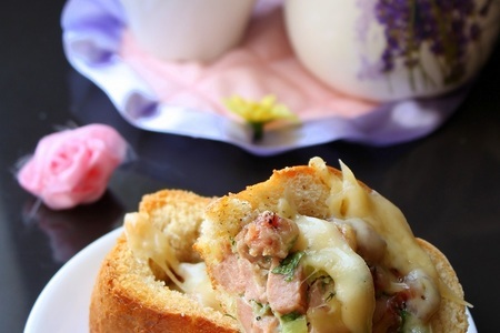 Фото к рецепту: Горячие бутерброды к завтраку (фм)