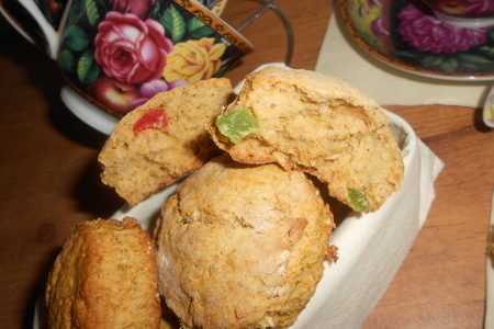 Фото к рецепту: Овсяное печенье с цукатами