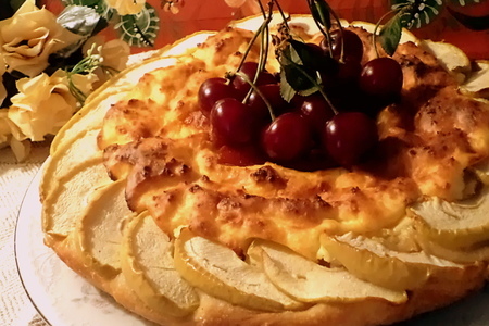 Фото к рецепту: Пирог с творогом и с фруктами (диетический обед выходного дня)