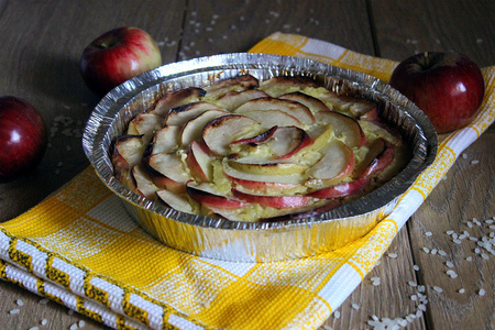 Фото к рецепту: Творожно-рисовая запеканка с яблоками и ягодами годжи