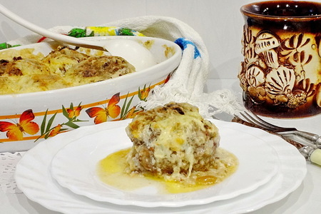 Фото к рецепту: Митболы с гречкой и карамельным луком