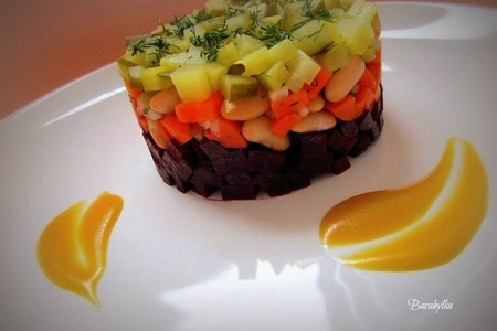 Фото к рецепту: Салат винегрет под одноимённым соусом