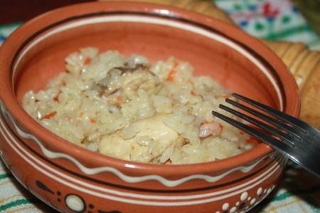 Фото к рецепту: Согревающая "сливочная" рисовая каша с цыпленком