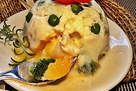 Фото к рецепту: Яйца с брокколи и зеленым горошком! "3 шага и готово!" быстро и вкусно! 