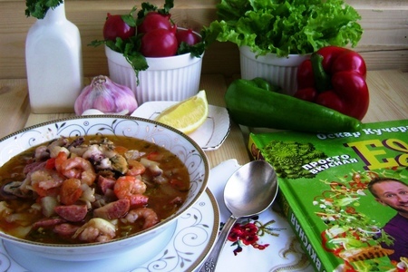 Фото к рецепту: Лигурийский суп с морепродуктами. обед от кучеры