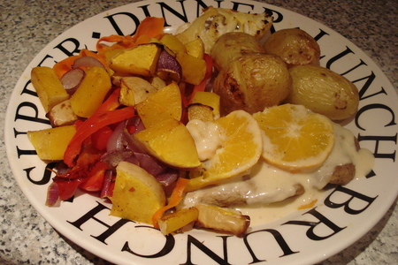 Фото к рецепту: Филе утки под сливочным соусом с овощным ассорти