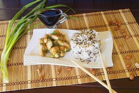 Фото к рецепту: Курица кунг-пао