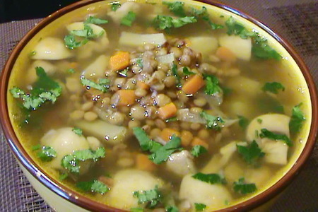 Фото к рецепту: Суп из чечевицы с грибами