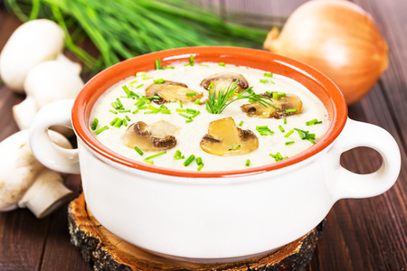 Фото к рецепту: Грибной крем-суп из шампиньонов