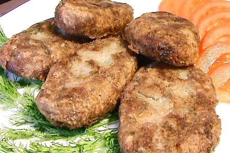 Фото к рецепту: Котлеты из гречки с грибами