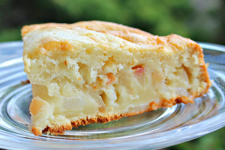 Фото к рецепту: Фуктовый пирог с яблоками и грушами