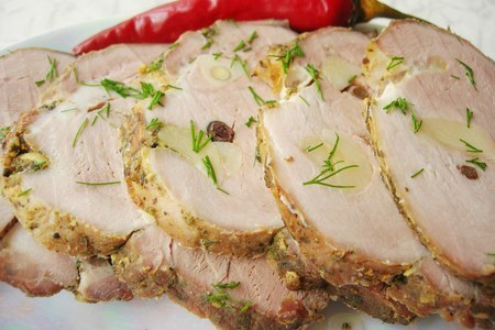 Фото к рецепту: Как вкусно приготовить свинину в рукаве для запекания