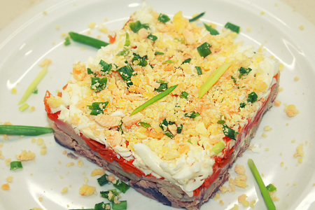 Фото к рецепту: Салат мимоза - новогодний салат