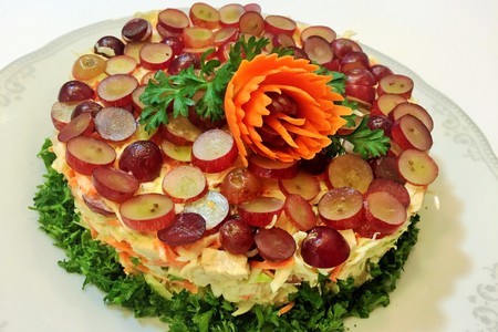 Фото к рецепту: Праздничный салат катерина. просто и вкусно!