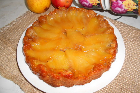 Фото к рецепту: Постный яблочный пирог с карамелью