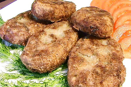 Фото к рецепту: Котлеты из гречки с грибами (постное блюдо)