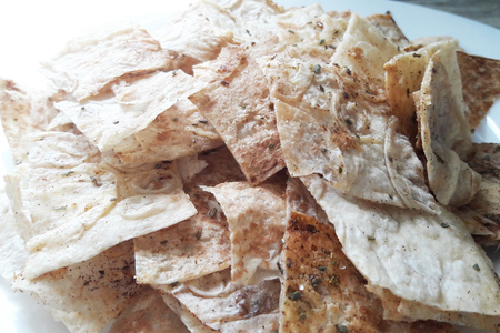 Фото к рецепту: Домашние чипсы из лаваша