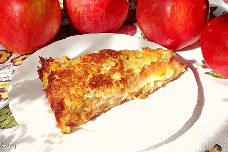Фото к рецепту: Ленивый яблочный пирог с манной крупой