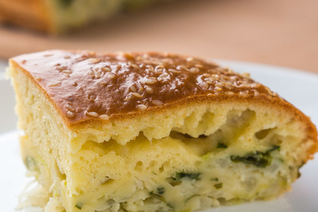 Фото к рецепту: Пирог с капустой. вкусно, пальчики оближешь!