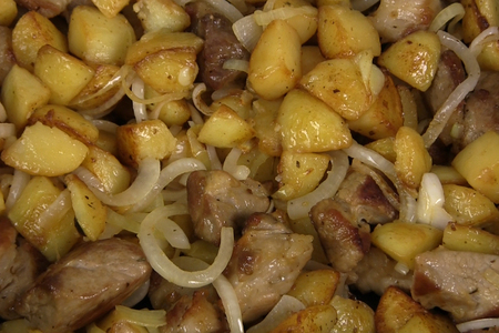Фото к рецепту: Жареная картошка с мясом по-домашнему