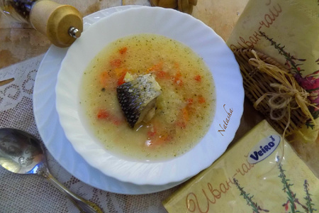 Фото к рецепту: Рыбный суп с кефалью на курином бульоне.
