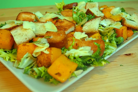 Фото к рецепту: Праздничный салат из тыквы