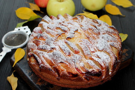 Фото к рецепту: Яблочный пирог "уютный"