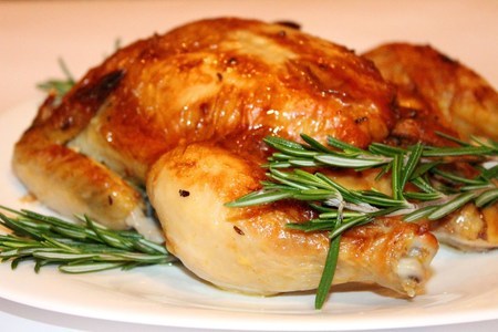 Фото к рецепту: Ароматная чесночная курочка - как вкусно приготовить курицу в духовке recipe baked chicken
