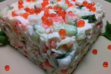Фото к рецепту: Салат морской с крабовыми палочками