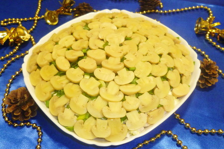 Фото к рецепту: Новогодний салат "золотое руно"