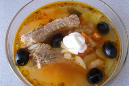 Фото к рецепту: Суп с черными оливами