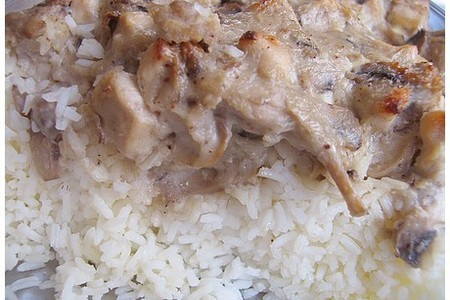 Рис с куринно-грибным соусом