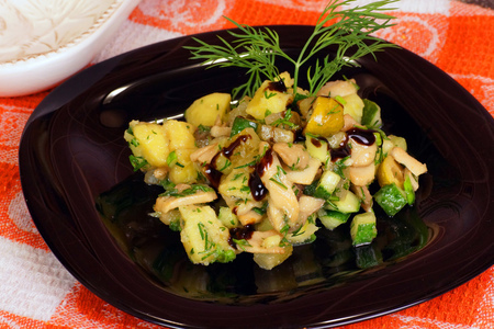  грибной салат с овощами 