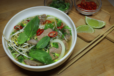 Фото к рецепту: Вьетнамский суп фо-бо (pho bo)