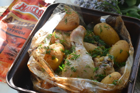 Фото к рецепту: Курочка с картофелем  для пикника