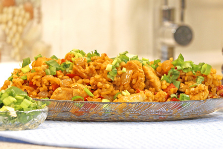 Фото к рецепту: Булгур (рис) с курицей и овощами