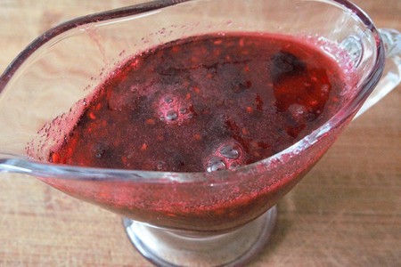 Фото к рецепту: Варенье из малины с целыми ягодками