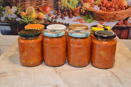 Фото к рецепту: Сладкий перец в томатном соусе или лечо по-домашнему