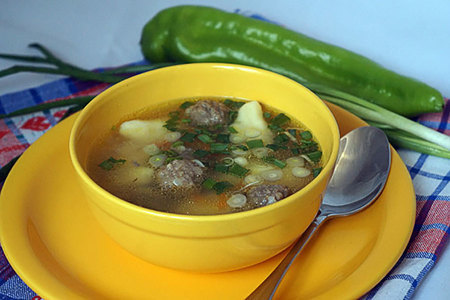 Фото к рецепту: Суп с фрикадельками и галушками
