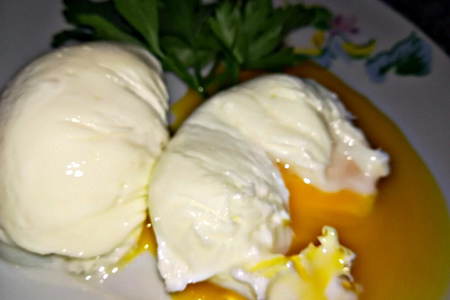 Фото к рецепту: Яйцо пашот за 3 минуты